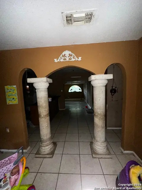 10922 Bending, San Antonio, TX 78224 - Image #3