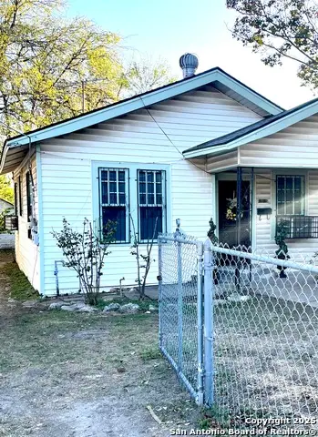 1818 Woodlawn, San Antonio, TX 78201