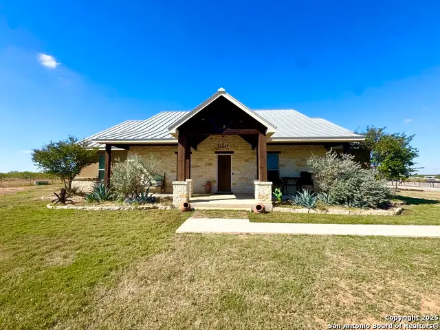 16489 Fm 472, Devine, TX 78016 - Image #1