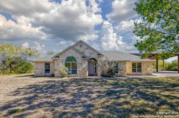1876 County Road 400, Uvalde, TX 78801