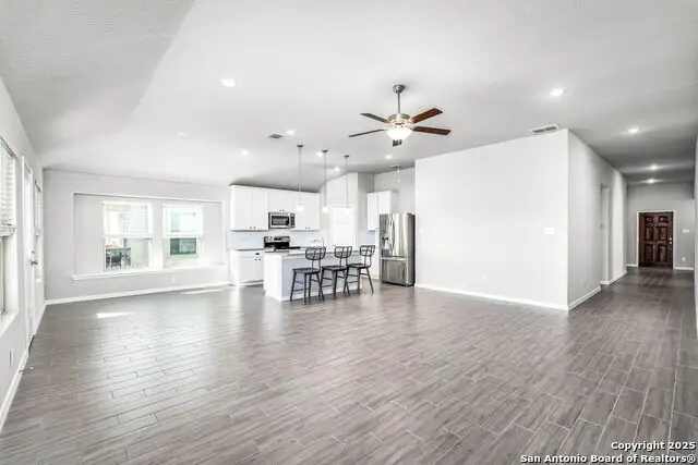 1117 Amber Lake, Seguin, TX 78155 - Image #2