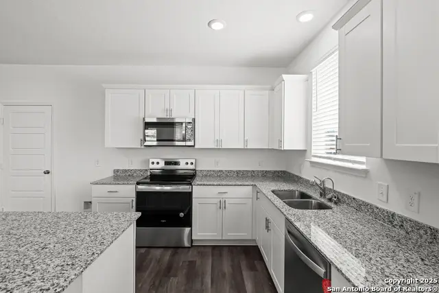 8251 Hamrick Circle, San Antonio, TX 78252 - Image #2