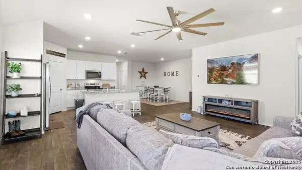 424 Chaco Loop, Seguin, TX 78155