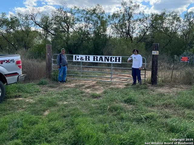 3287 Cr 349, Charlotte, TX 78011 - Image #1