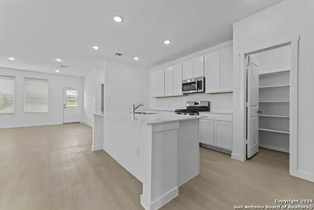 1221 Twisted Creek, New Braunfels, TX 78130 - Image #2