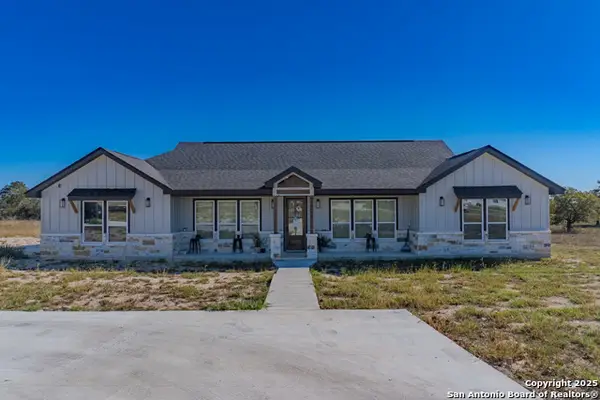 732 Lake Valley, La Vernia, TX 78121