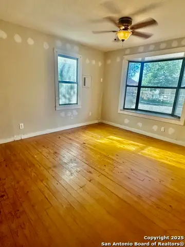 309 E French Pl, San Antonio, TX 78212 - Image #2