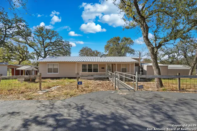 142 Lost Springs, Floresville, TX 78114 - Image #3