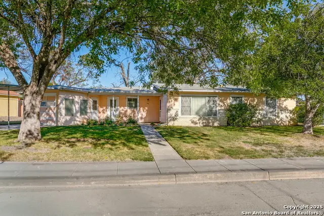 140 Olympia, San Antonio, TX 78201 - Image #3