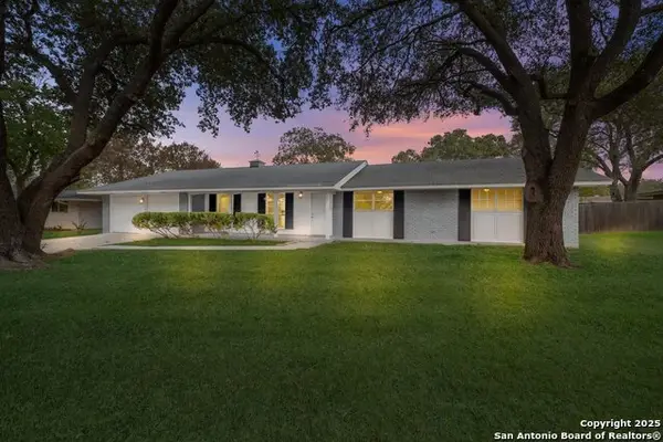 413 Cloudmont Dr, Windcrest, TX 78239