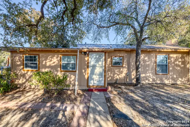 703 E Nueces, Crystal City, TX 78839 - Image #2