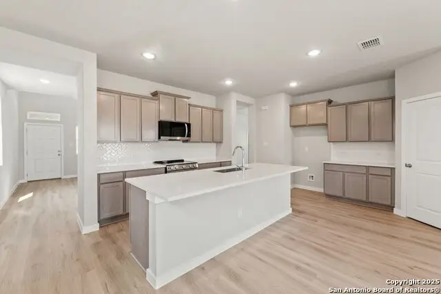 739 Langston, New Braunfels, TX 78130 - Image #2