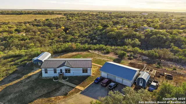 639 County Road 4614, Castroville, TX 78009 - Image #2