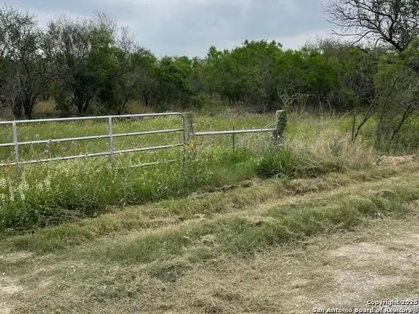 0000 Cr 327 Lot 8, Jourdanton, TX 78026