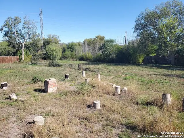 1807 & 1811 Burleson, San Antonio, TX 78202 - Image #3