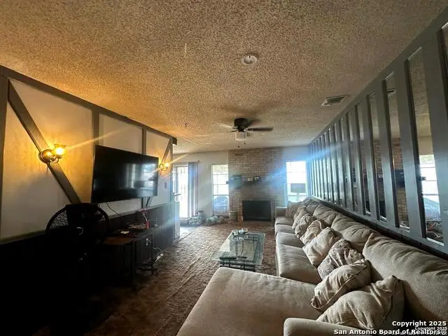 1027 Hickory Trail, San Antonio, TX 78245 - Image #3