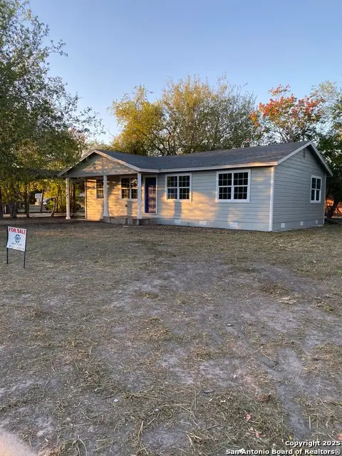 203 W Fourth Street, Sinton, TX 78387 - Image #1