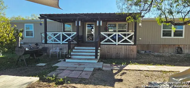 275 W Trail, Pleasanton, TX 78064 - Image #3