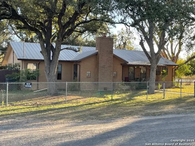 15986 Keller, Lacoste, TX 78039 - Image #3