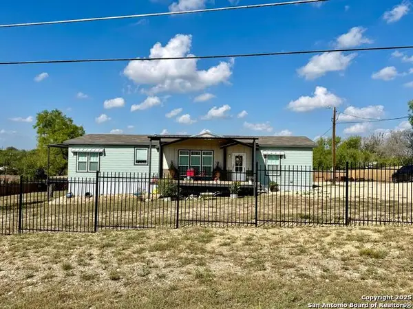 192 County Road 5635, Castroville, TX 78009