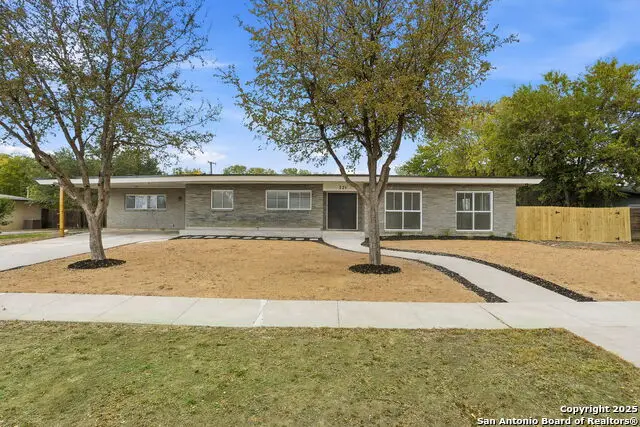 221 Shadywood Ln, San Antonio, TX 78216 - Image #1