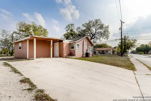 835 Grosvenor, San Antonio, TX 78221 - Image #3