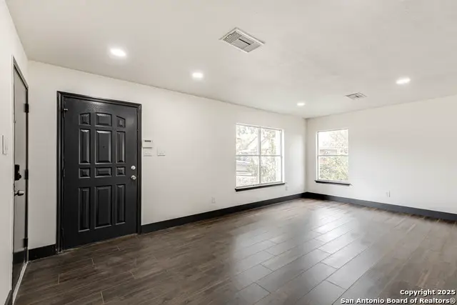 8626 Vantage, San Antonio, TX 78251 - Image #3