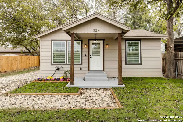 324 Overlook Rd, San Antonio, TX 78233