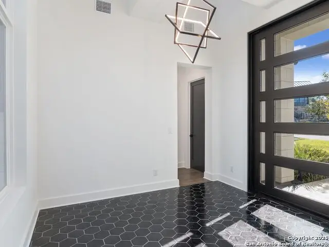 35 Dominion Heights, San Antonio, TX 78257 - Image #3