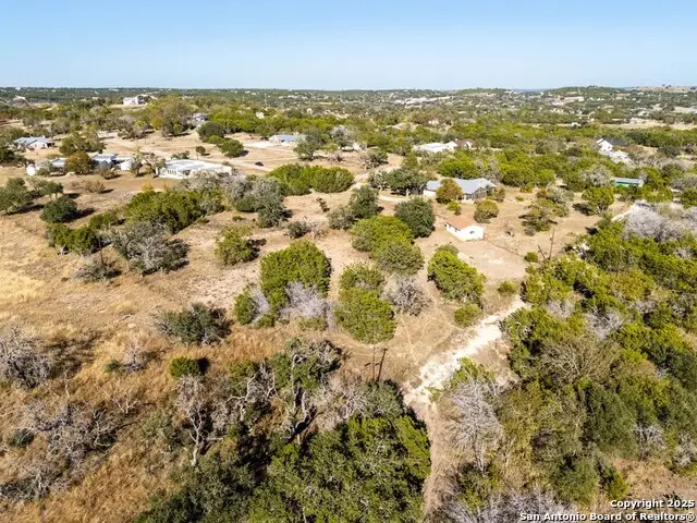 160 Roundabout Lane, Kerrville, TX 78028 - Image #2