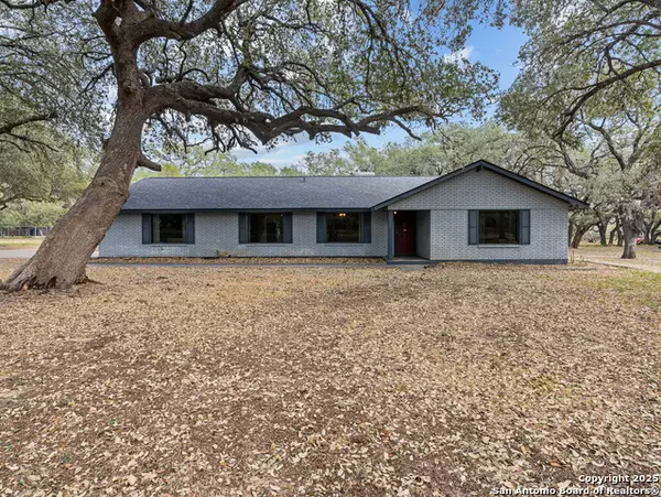 22 Sunrise, Pleasanton, TX 78064