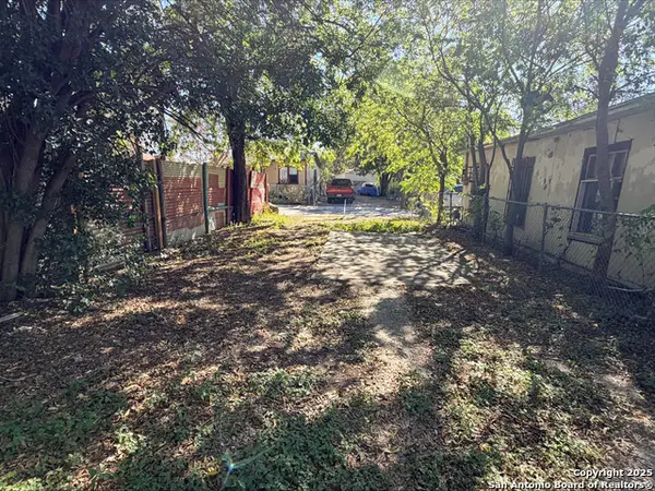 1327 Montezuma, San Antonio, TX 78207