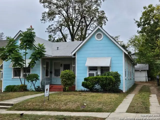 215 W Ridgewood Ct, San Antonio, TX 78212 - Image #1