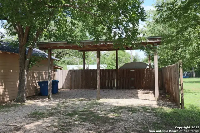 503 S Lewis Ave, Kerrville, TX 78028 - Image #2