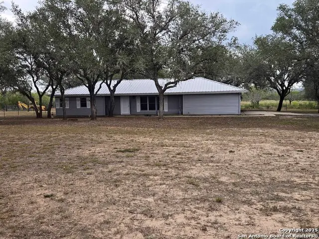 5192 County Road 346, Beeville, TX 78102 - Image #1