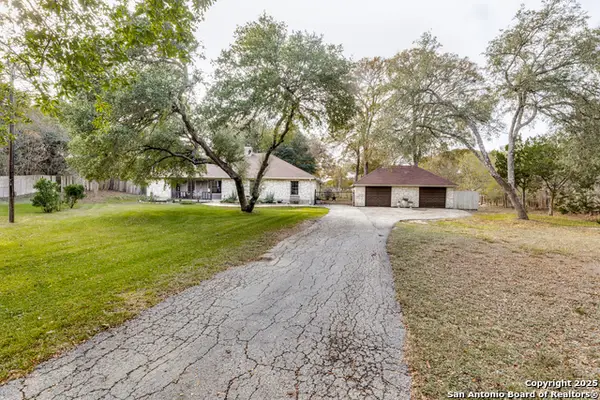 104 Whippoorwill Ct, Boerne, TX 78006