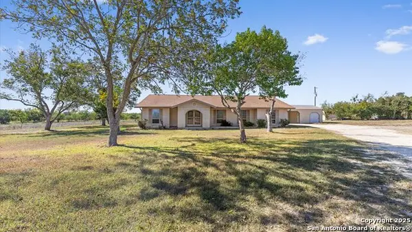 7974 Green Valley, Marion, TX 78124
