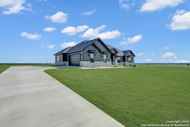 111 Sunset Dr, La Vernia, TX 78121 - Image #3