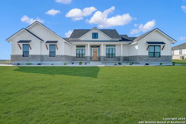 162 Estates Dr, La Vernia, TX 78121 - Image #1