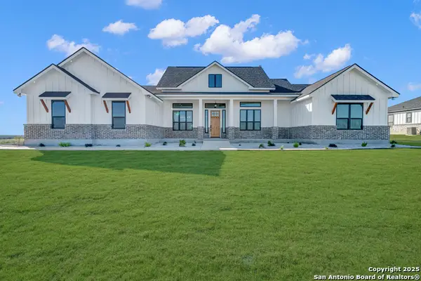 162 Estates Dr, La Vernia, TX 78121