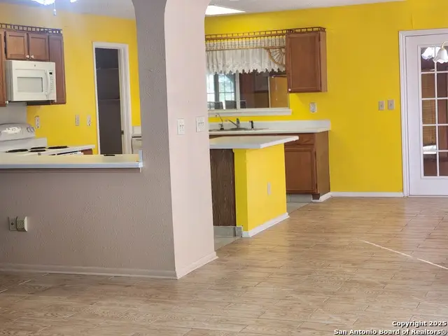11090 Kimes Park, San Antonio, TX 78249 - Image #3