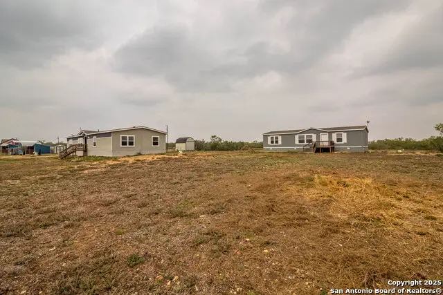 290 Lilly Bear Ln., Moore, TX 78057 - Image #3