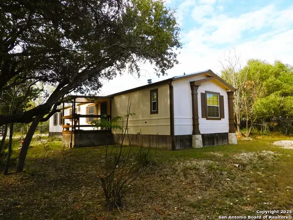 164 E 18th, Lakehills, TX 78063