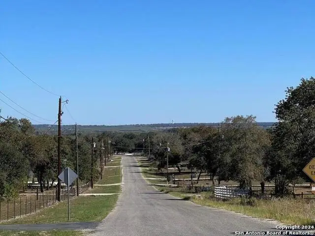 267 267 County Road 6861, Natalia, TX 78059 - Image #3