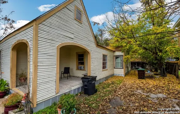 2031 W Kings, San Antonio, TX 78201