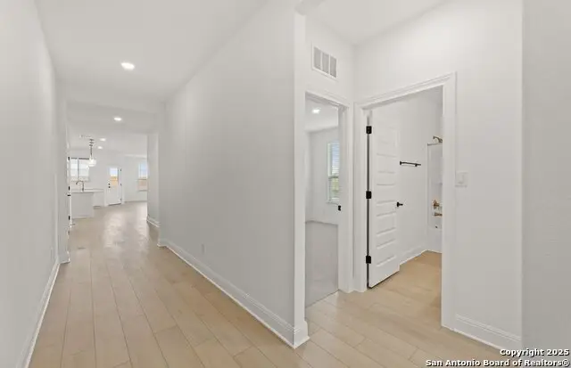 438 Nightingale Ave, Marion, TX 78124 - Image #3