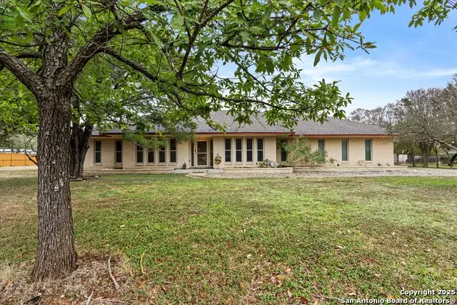 407 Windsor Ln, New Braunfels, TX 78132 - Image #3