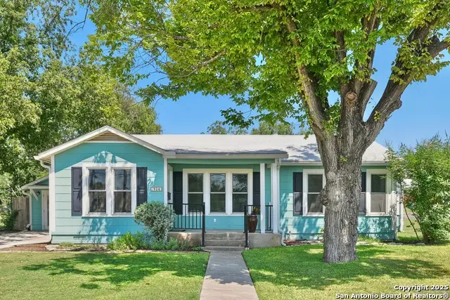 924 Barnett, Kerrville, TX 78028 - Image #1