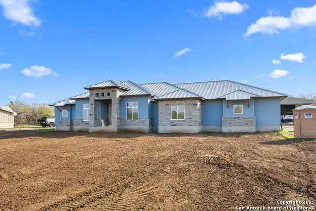 731 County Road 356, Adkins, TX 78101 - Image #1