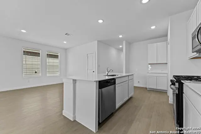 732 Horsetail Ln, New Braunfels, TX 78130 - Image #2